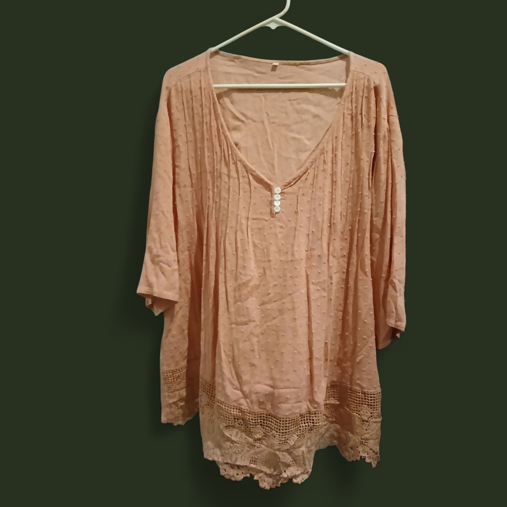 Chic Peach Tunic with Lace Hem